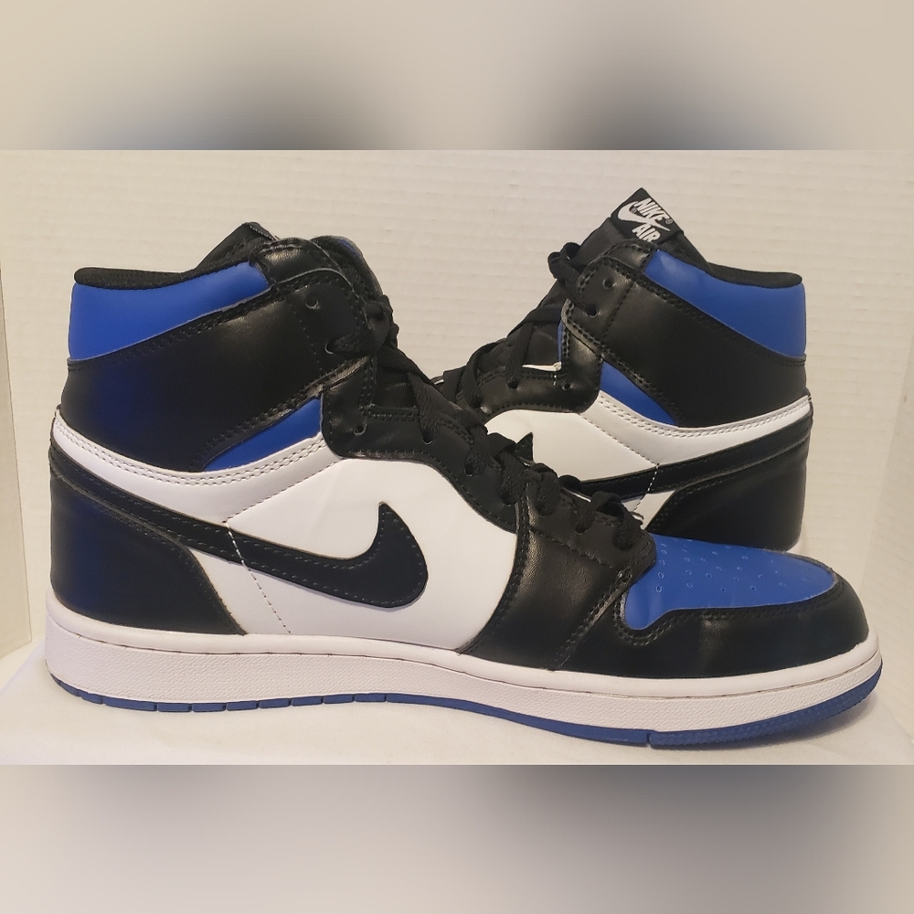 Air Jordan 1 Retro OG High "Royal Toe" Size 13 555088-041 - Picture 7 of 11